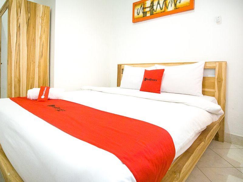 Reddoorz @ Jalan Gatot Subroto Denpasar Ξενοδοχείο Εξωτερικό φωτογραφία